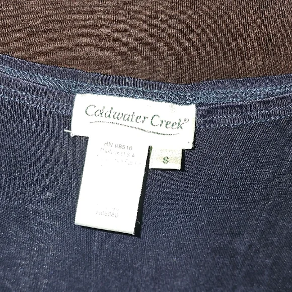 Navy and Black Sleeveless Tops - Picture 4 of 5